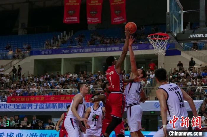 全国男子篮球联赛：安徽文一主场击败江西赣驰