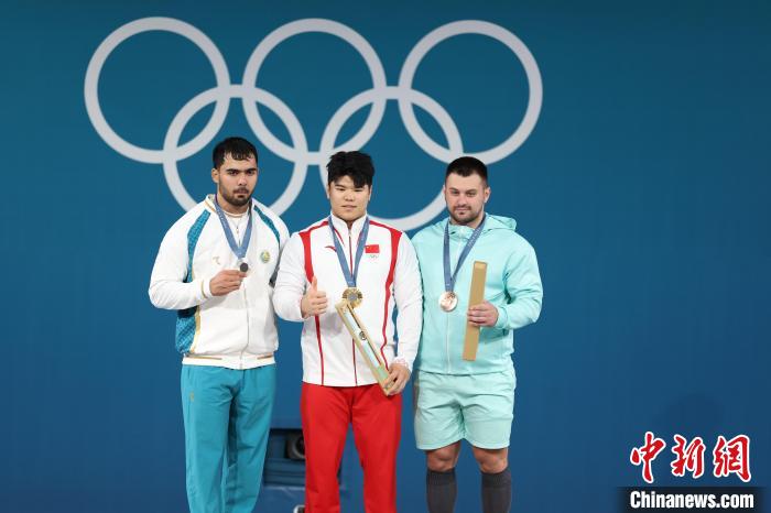 刘焕华巴黎奥运夺金 创中国男子大级别举重历史