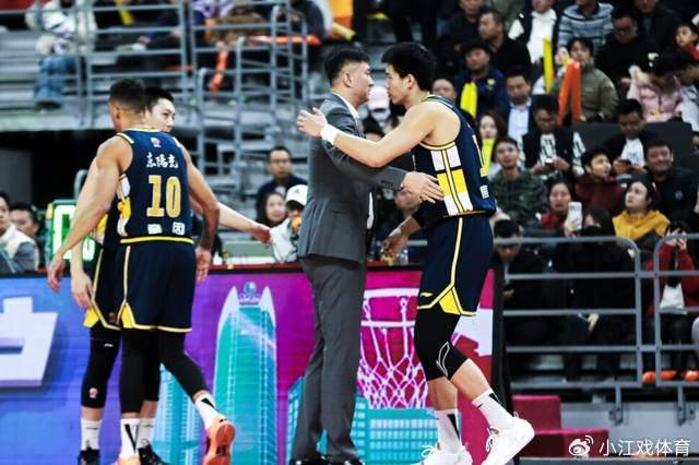 广东男篮险胜深圳本土球员表现低迷引争议