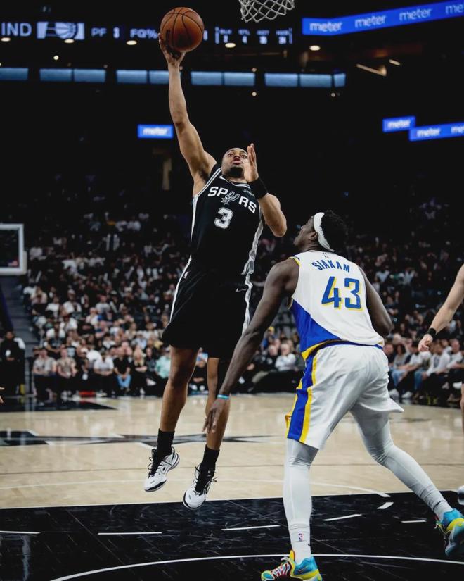 凯尔登-约翰逊超越伦纳德跻身马刺队史得分榜前