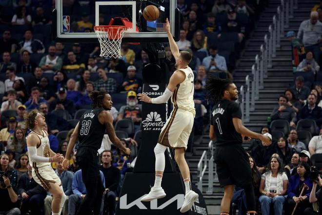 勇士逆转篮网 桑托斯31分率队终结九连败