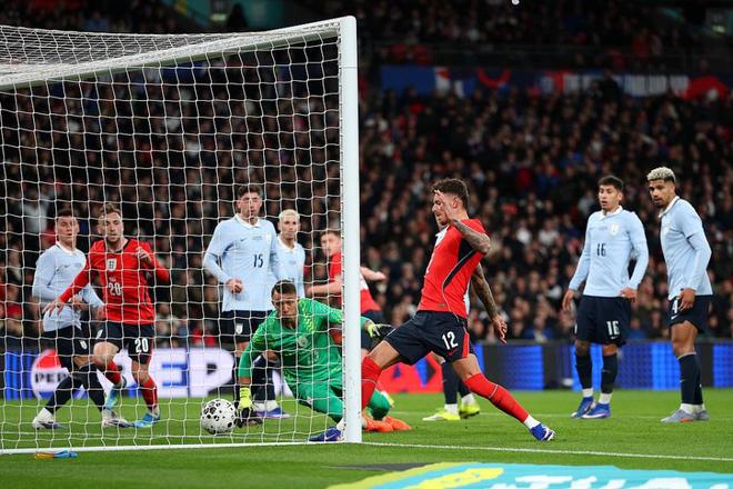 本-怀特进球遭嘘送点 英格兰热身赛1-1乌拉圭