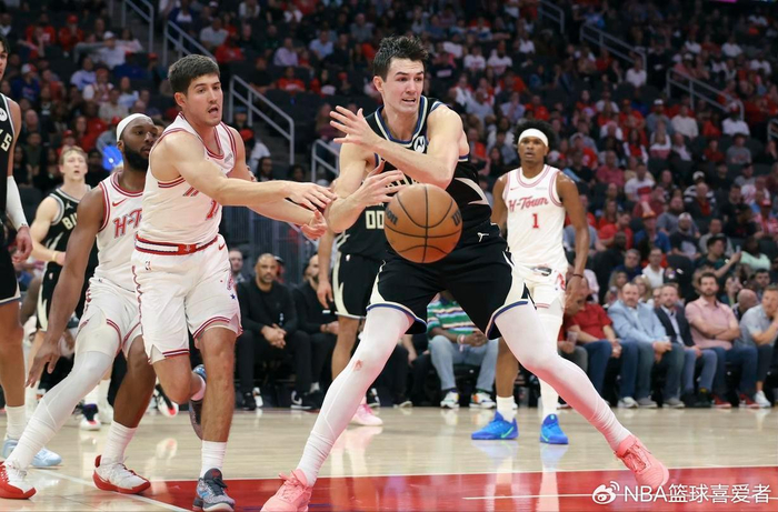 谢泼德三分爆发助火箭力克强敌 锁定季后赛席位