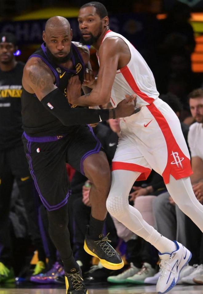 火箭0-2落后湖人 乌度卡战术失误引争议