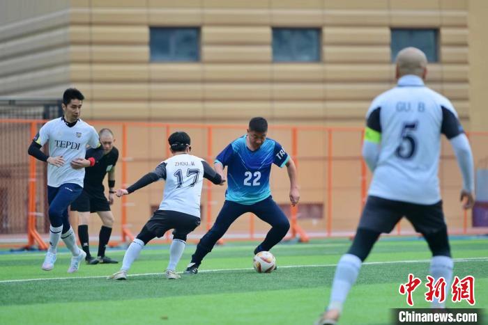 首届央企足球联赛在津开赛 激活海河东岸发展新